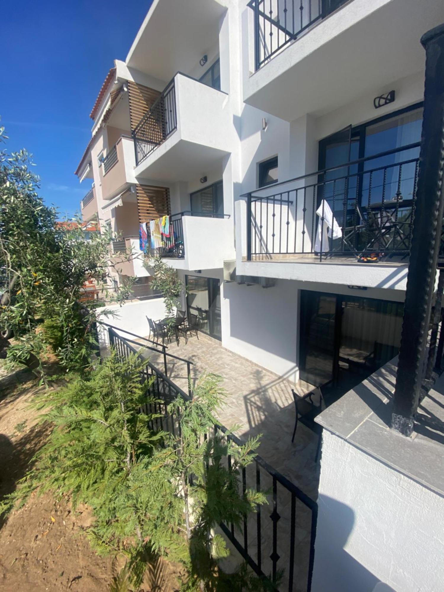 Opalium Beach Front Suites Potos Exterior foto