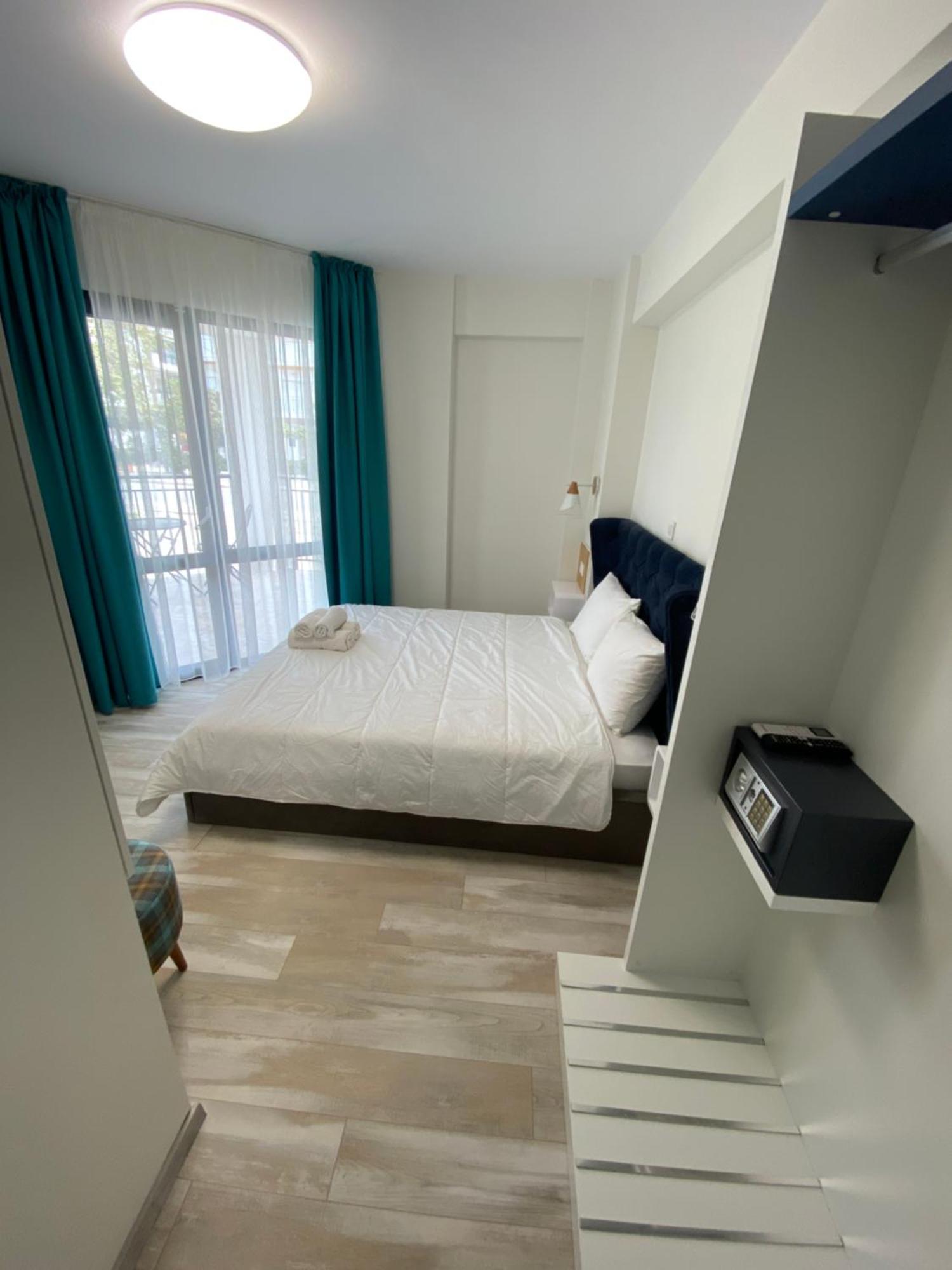 Opalium Beach Front Suites Potos Exterior foto