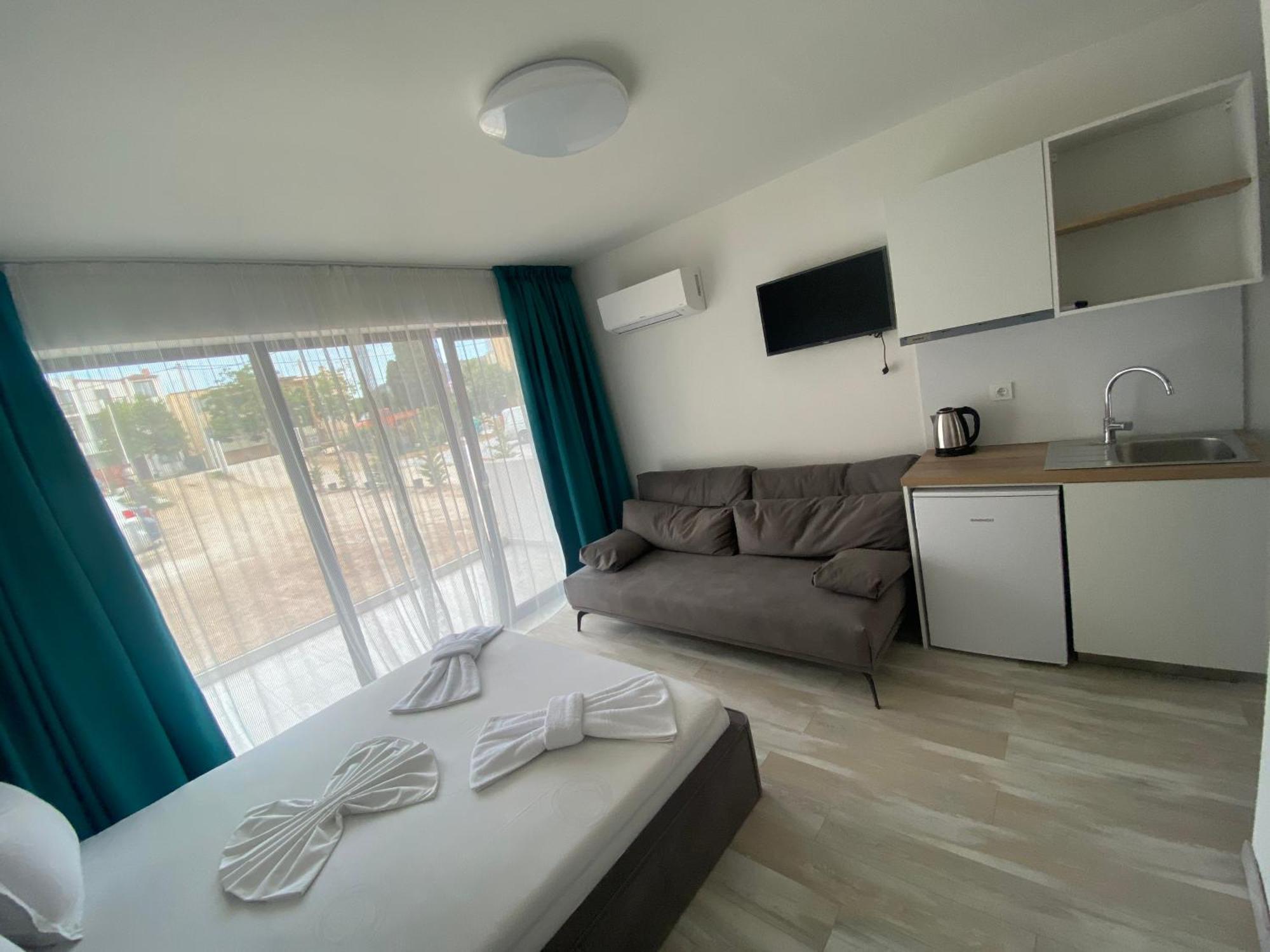 Opalium Beach Front Suites Potos Exterior foto